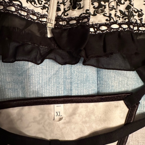 Corset with thong - Picture 3 of 4